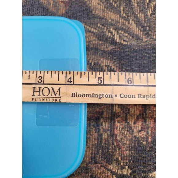 Tupperware Small (300 ml) Blue Container - Picture 5 of 6